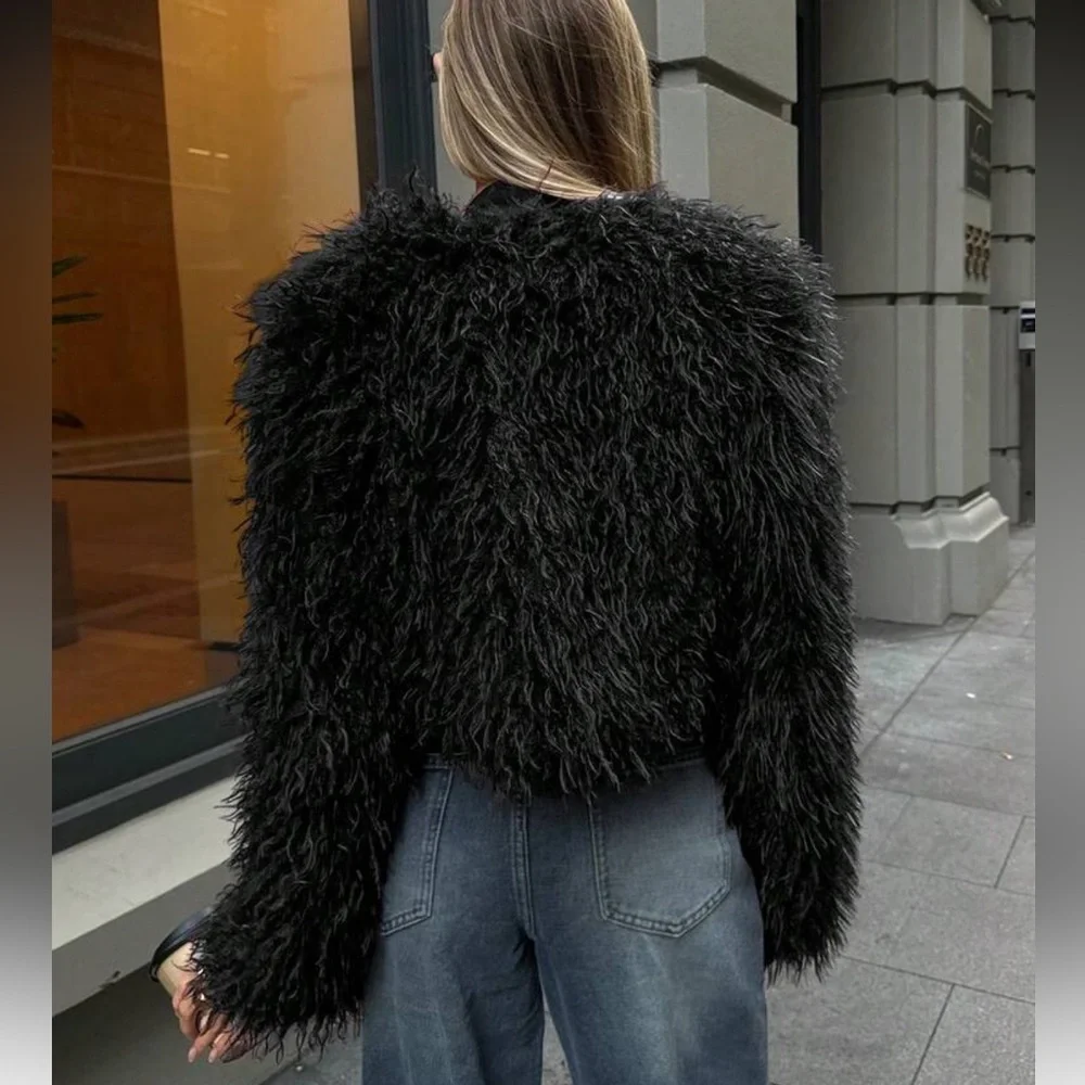 SALE ❤️ Luxury Vintage-Style Faux Fur Jacket – Burgundy Plush Statement Coat - Picture 8 of 9